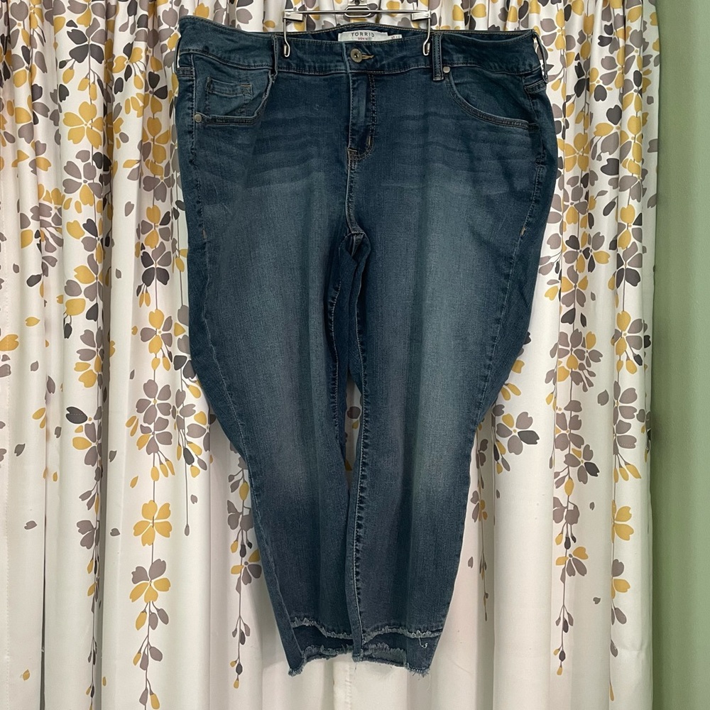Torrid size 20 short skinny jeans